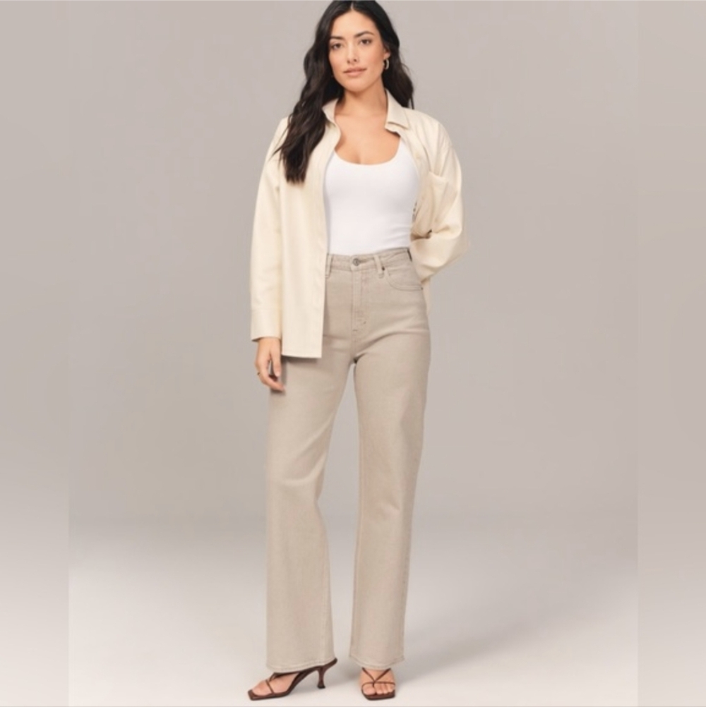 Women's Curve Love High Rise 90s Relaxed Jean.